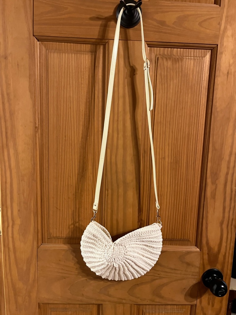 Woven Crescent Open Crossbody Bag in Cream